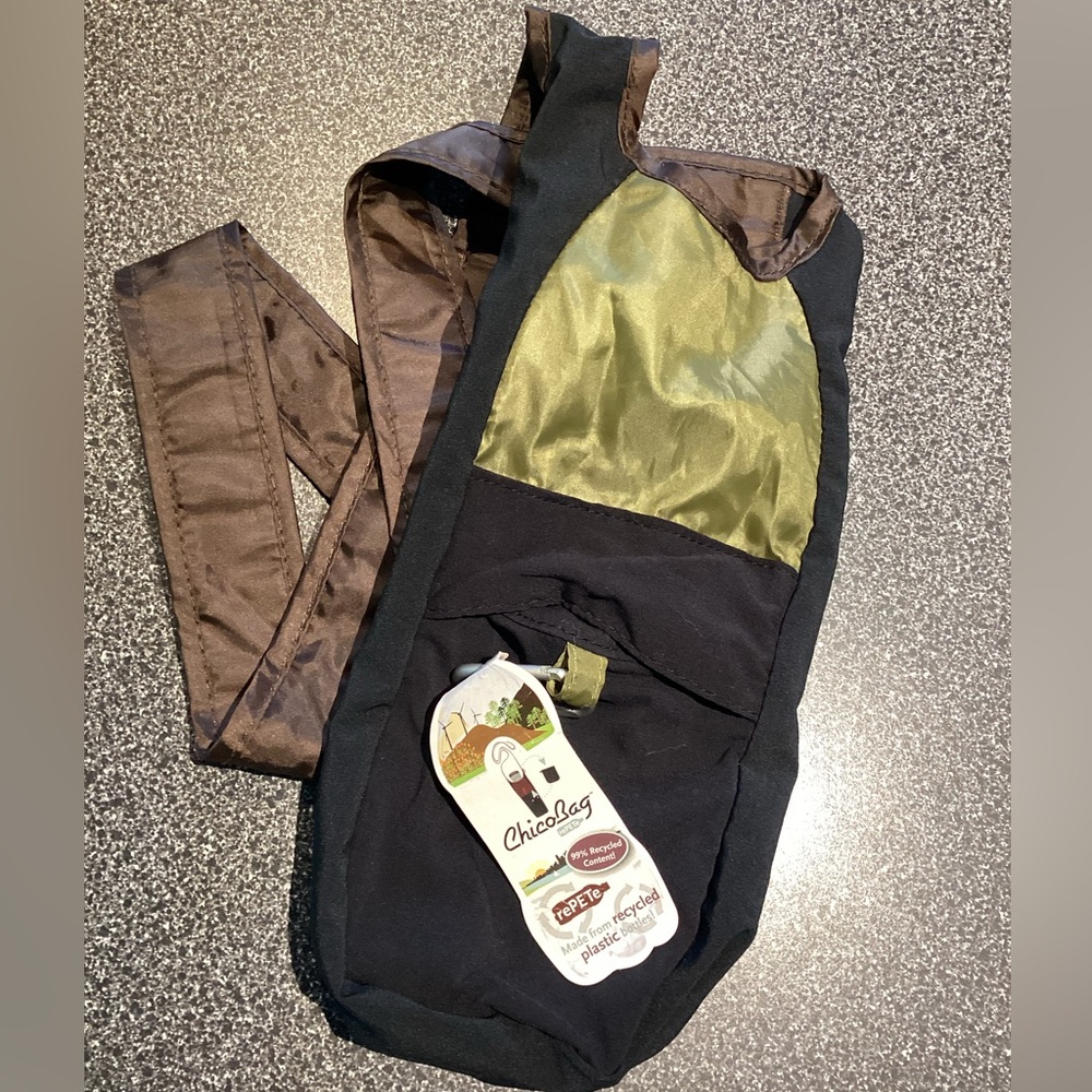 NWT ChicoBag Black & Olive Crossbody Sling Bag with carabiner.